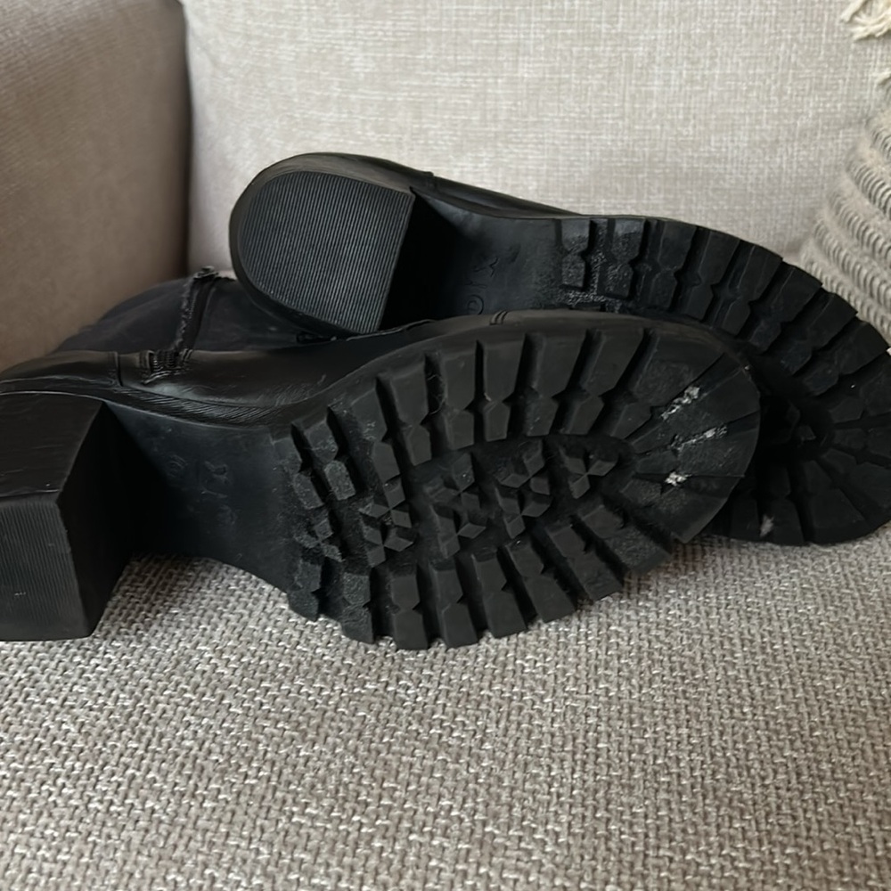 XOXO Stylish Black Women's Ankle Boots - Picture 5 of 7